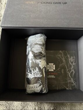 Brand New with Tags ULTRA RARE Halloween X Darc Sport SIDE BY SIDE